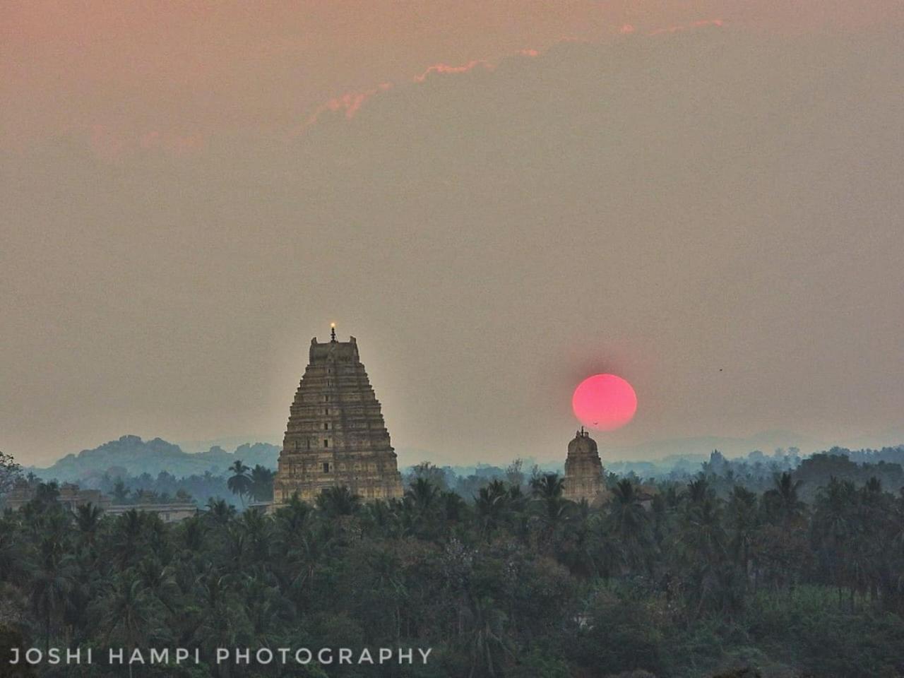 Thilak Home Stay Hampi Exterior photo